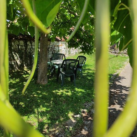 Maison De Charme Avec Jardin Cousance Exteriör bild
