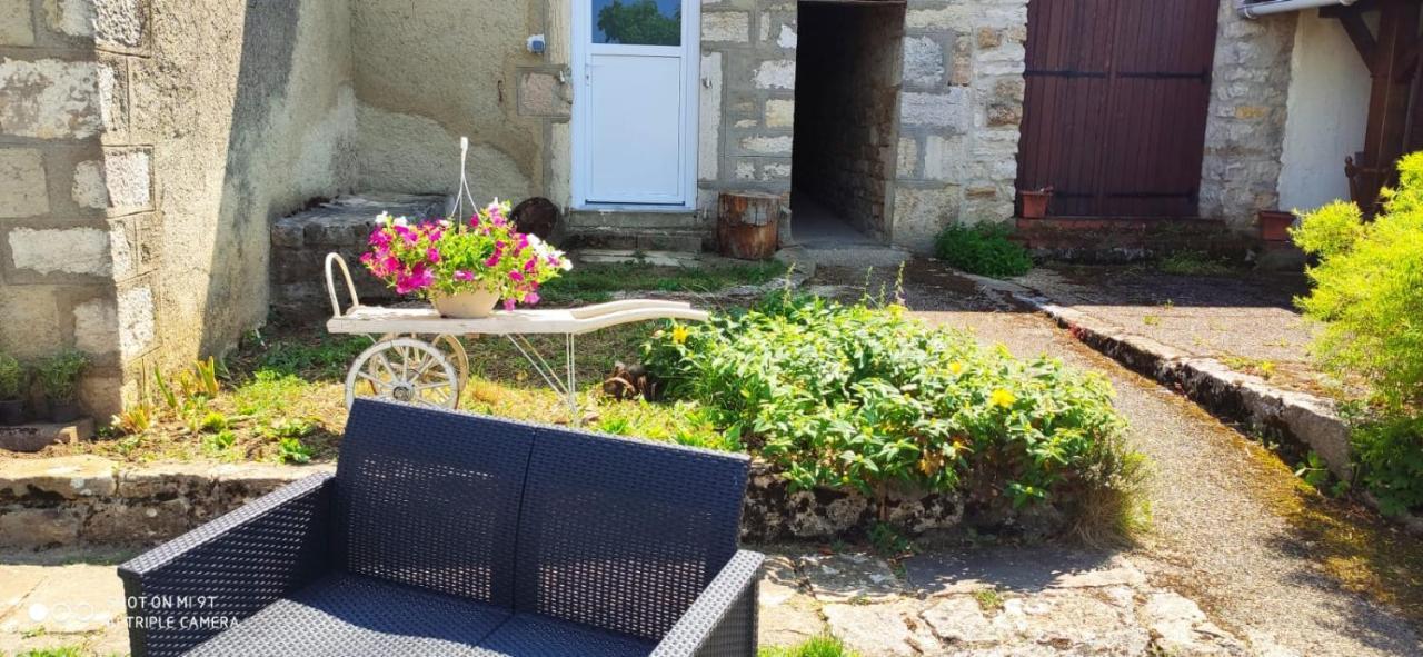 Maison De Charme Avec Jardin Cousance Exteriör bild